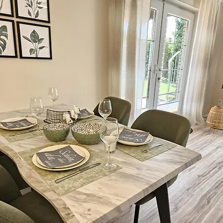 Sunshine - Mit 3 Schlafzimmern, Businesswohnung, Pendler, Monteurzimmer Und Familien Naehe * Salzgitter