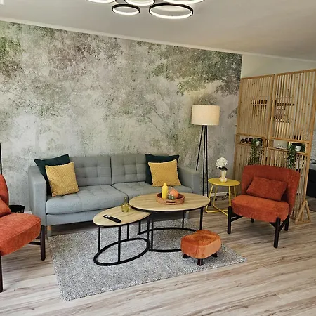 Sunshine - Mit 3 Schlafzimmern, Businesswohnung, Pendler, Monteurzimmer Und Familien Naehe *