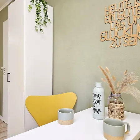 Apartment Sunshine - Mit 3 Schlafzimmern, Businesswohnung, Pendler, Monteurzimmer Und Familien Naehe *