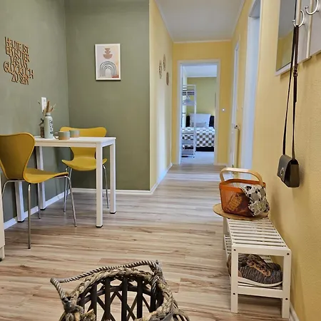 Sunshine - Mit 3 Schlafzimmern, Businesswohnung, Pendler, Monteurzimmer Und Familien Naehe Apartment