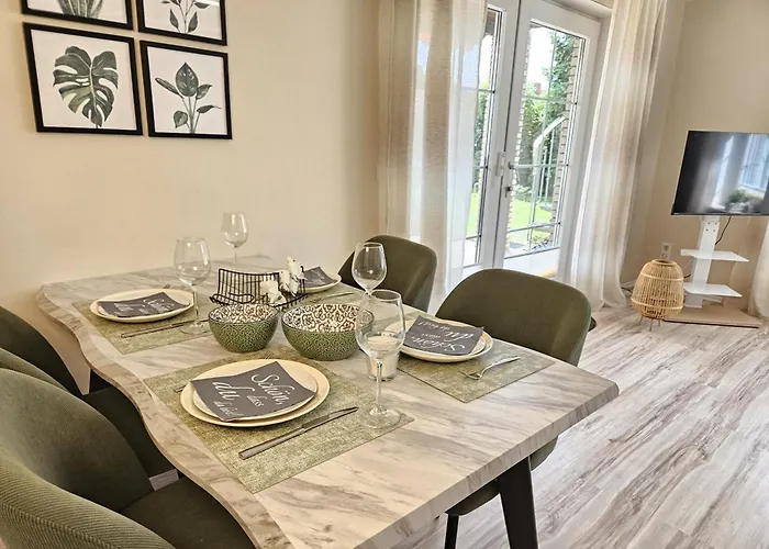 Sunshine - Mit 3 Schlafzimmern, Businesswohnung, Pendler, Monteurzimmer Und Familien Naehe * Salzgitter