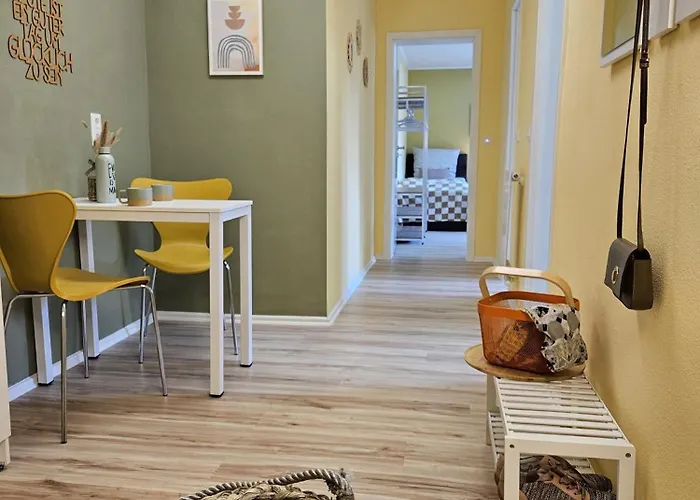 Sunshine - Mit 3 Schlafzimmern, Businesswohnung, Pendler, Monteurzimmer Und Familien Naehe Lejlighed